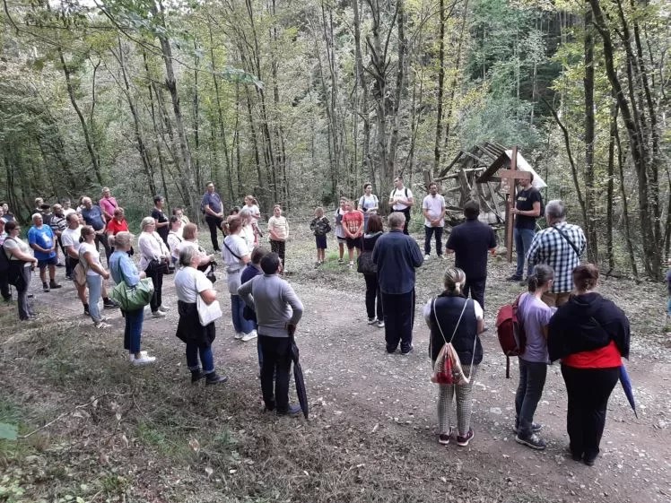 KRIŽNI PUT POŽEŠKA KOPRIVNICA-KLIKUN: Tradicionalno hodočašče predvodio pleternički župnik Dragan Hrgić 