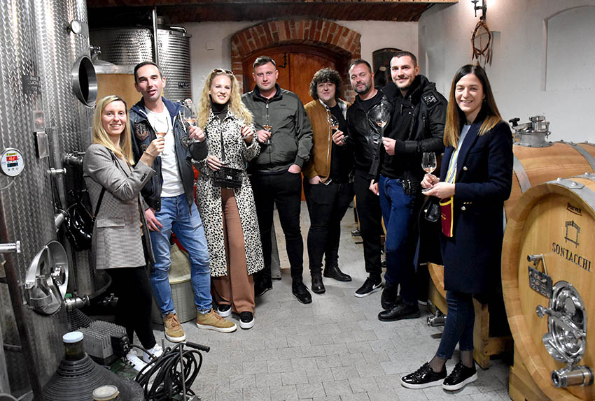 U prigodi Martinja uz domaće i brojni ljubitelji vina iz inozemstva u podrumima kutjevačkih vinara [FOTO]
