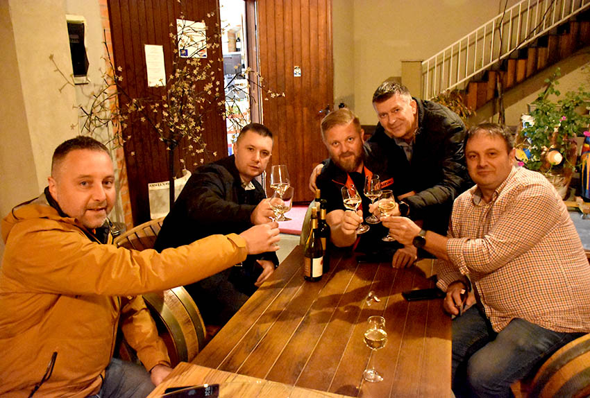 U prigodi Martinja uz domaće i brojni ljubitelji vina iz inozemstva u podrumima kutjevačkih vinara [FOTO]