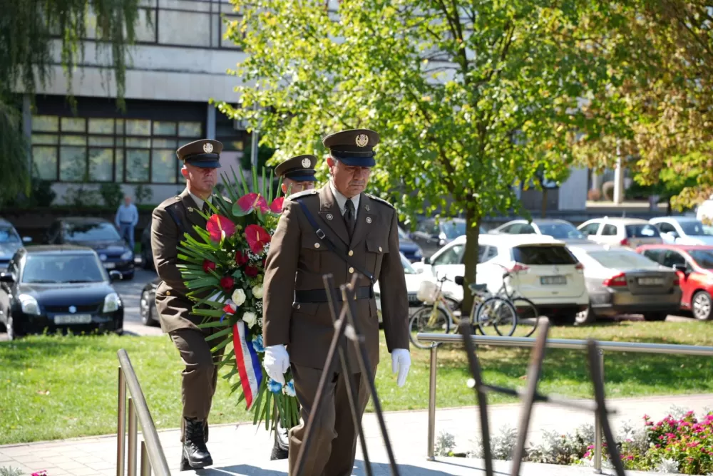 Zaslužnima dodijeljene zahvalnice i priznanja uz Dan hrvatskih branitelja Brodsko-posavske županije