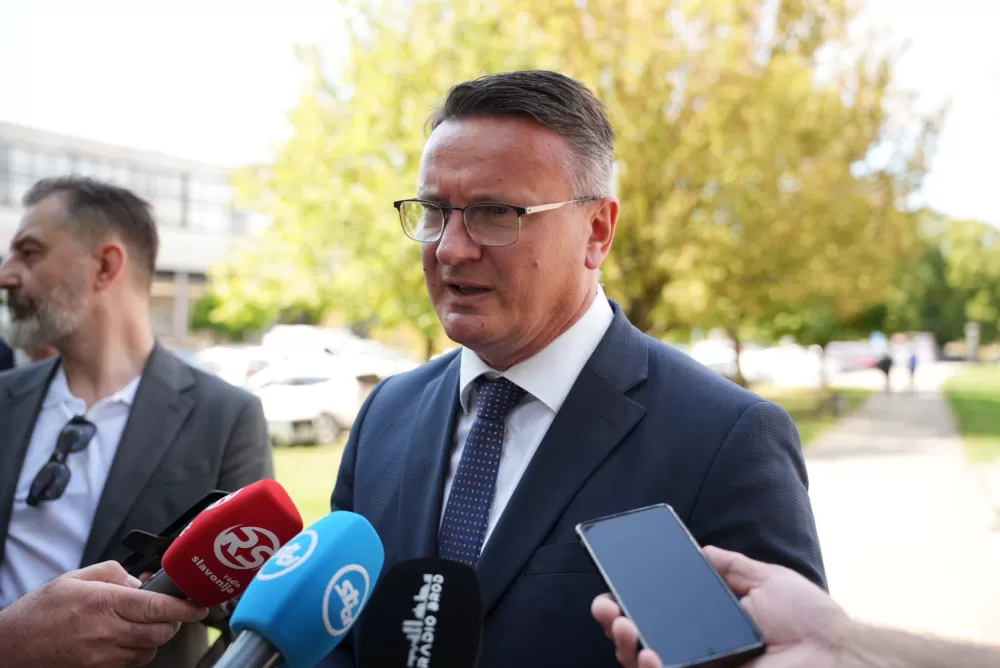 Zaslužnima dodijeljene zahvalnice i priznanja uz Dan hrvatskih branitelja Brodsko-posavske županije