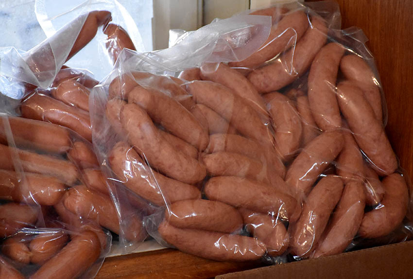 Pripremili 55 kilograma slanine i desetine kilograma čvaraka, švargla i sira [ FOTO]