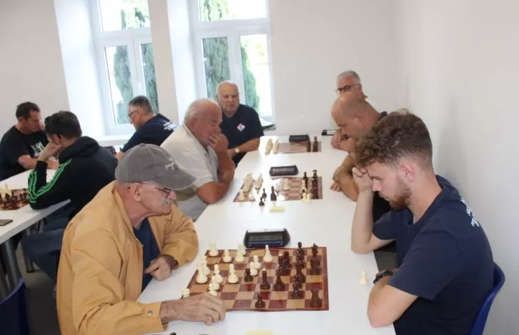 ŠAHOVSKI TURNIR U BRESTOVCU: Pobjednik drugokategornik Pero Antolović iz Ivankova