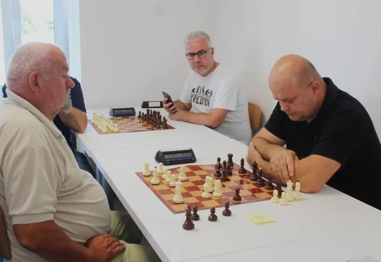 ŠAHOVSKI TURNIR U BRESTOVCU: Pobjednik drugokategornik Pero Antolović iz Ivankova