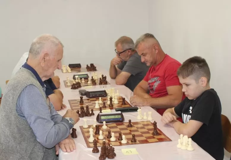 ŠAHOVSKI TURNIR U BRESTOVCU: Pobjednik drugokategornik Pero Antolović iz Ivankova