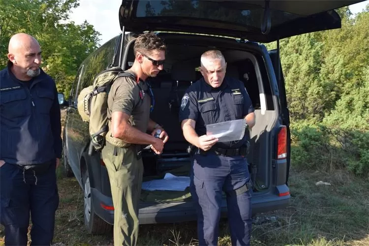 Policijski službenici PU požeško-slavonske sudjelovali u završnici natjecanja „Štit Domovine“ Knin 2025.
