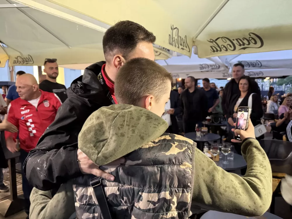 Slavonski Brod s ponosom dočekao svjetskog brončanog boksača Gabrijela Veočića