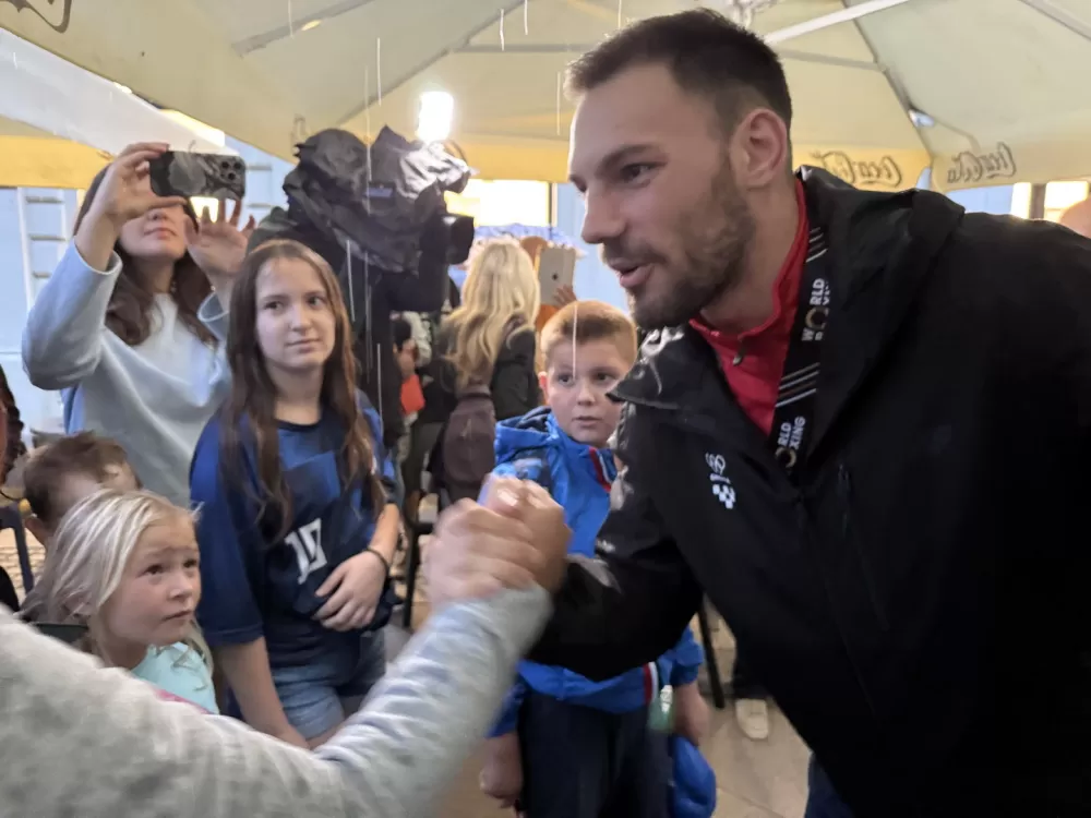 Slavonski Brod s ponosom dočekao svjetskog brončanog boksača Gabrijela Veočića
