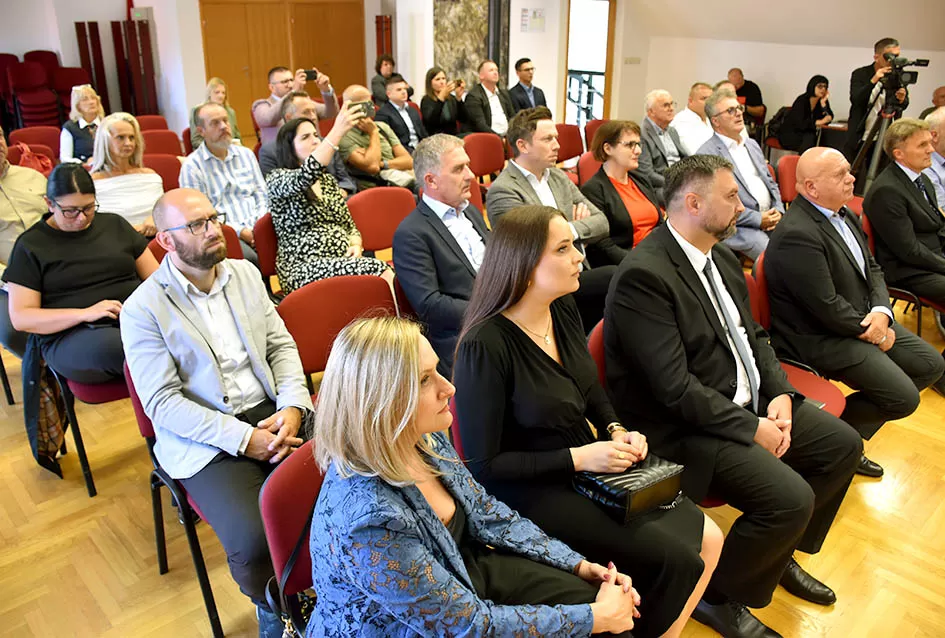 GOSPODARSKI USPJEH: Zlatne kune dobile tvrtke Lipik glas, Usluga i Legac partner