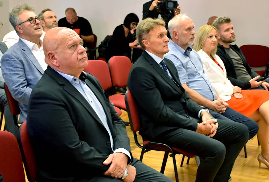 GOSPODARSKI USPJEH: Zlatne kune dobile tvrtke Lipik glas, Usluga i Legac partner