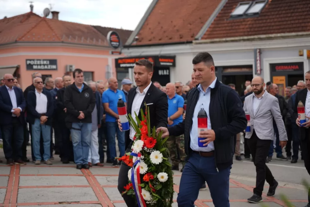 (FOTOGALERIJA) Prigodan program uz mimohod ulicama grada povodom Dana branitelja Požeško-slavonske županije