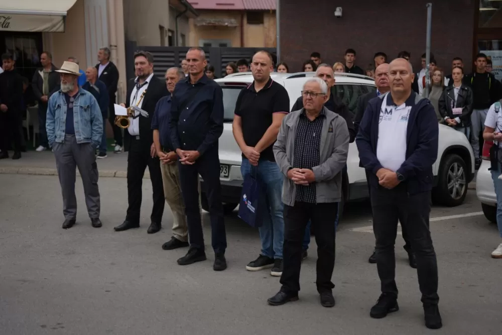 (FOTOGALERIJA) Prigodan program uz mimohod ulicama grada povodom Dana branitelja Požeško-slavonske županije