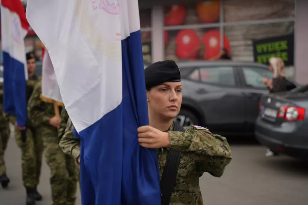 (FOTOGALERIJA) Prigodan program uz mimohod ulicama grada povodom Dana branitelja Požeško-slavonske županije
