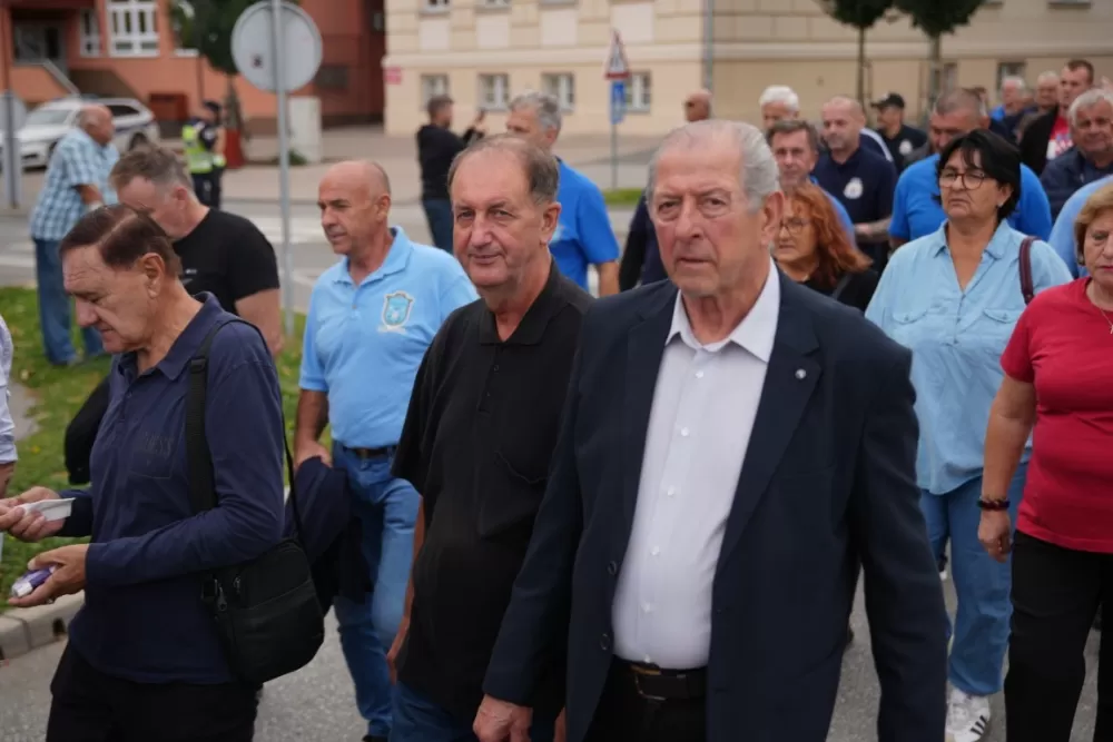 (FOTOGALERIJA) Prigodan program uz mimohod ulicama grada povodom Dana branitelja Požeško-slavonske županije