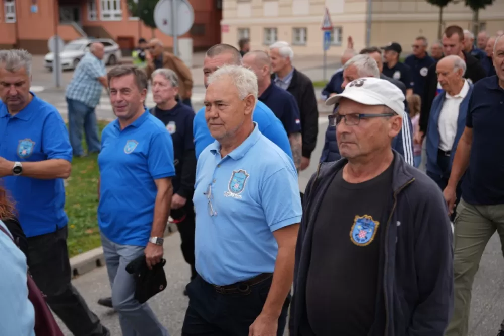 (FOTOGALERIJA) Prigodan program uz mimohod ulicama grada povodom Dana branitelja Požeško-slavonske županije