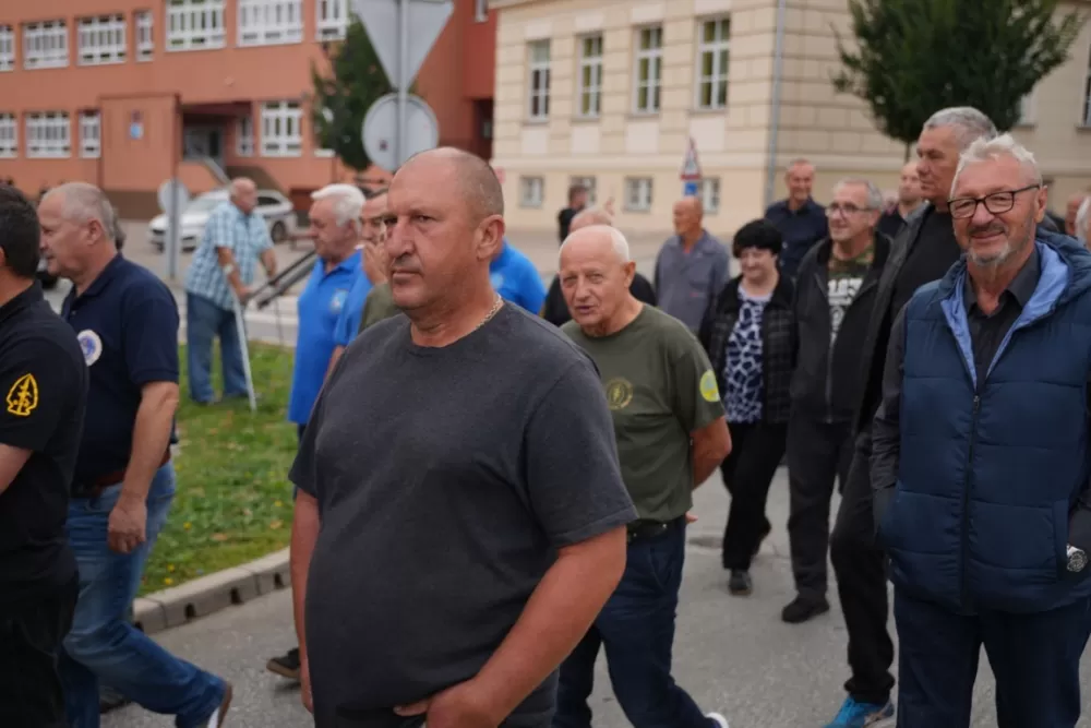 (FOTOGALERIJA) Prigodan program uz mimohod ulicama grada povodom Dana branitelja Požeško-slavonske županije