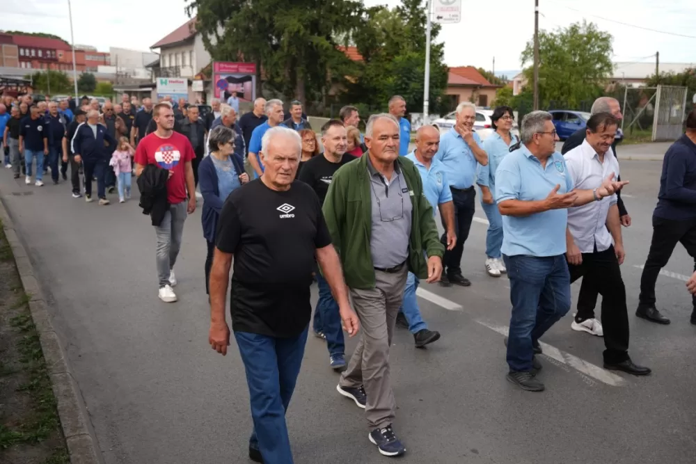 (FOTOGALERIJA) Prigodan program uz mimohod ulicama grada povodom Dana branitelja Požeško-slavonske županije