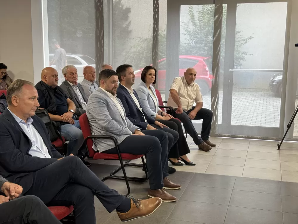 Održana tribina o inflaciji, plaćama i socijalnom dijalogu u Slavonskom Brodu