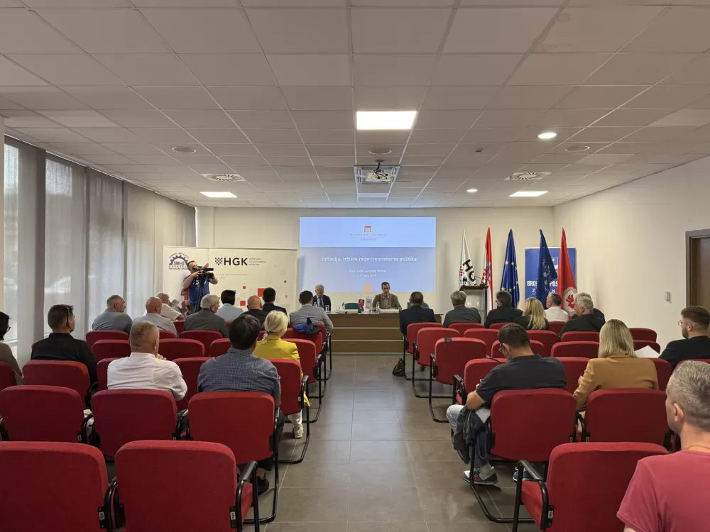 Održana tribina o inflaciji, plaćama i socijalnom dijalogu u Slavonskom Brodu