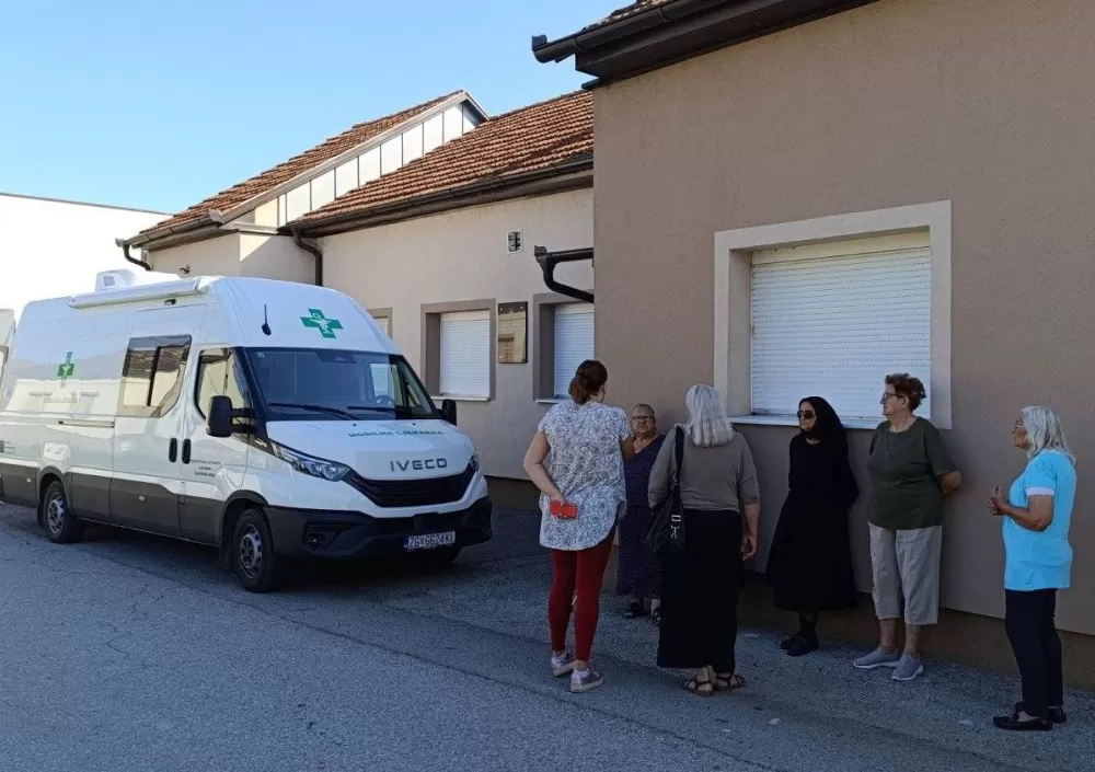 Mobilna ljekarna krenula na teren