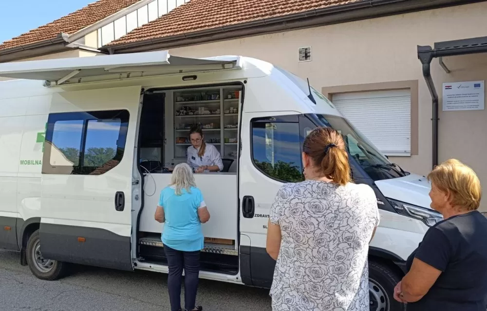 Mobilna ljekarna krenula na teren