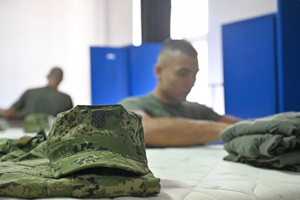Novi naraštaj ročnika i ročnica stigao u Požegu na dragovoljno vojno osposobljavanje