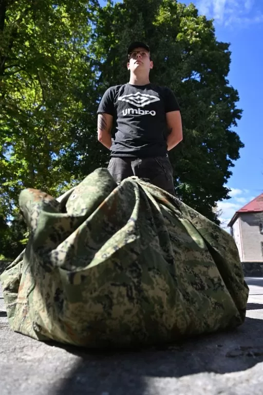 Novi naraštaj ročnika i ročnica stigao u Požegu na dragovoljno vojno osposobljavanje
