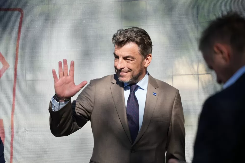 (FOTOGALERIJA) Dan koji će mještani Sikirevaca i okolnih mjesta dugo pamtiti: Položen kamen temeljac za gradnju nove školsko sportske dvorane