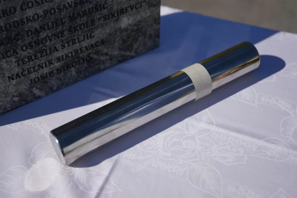 (FOTOGALERIJA) Dan koji će mještani Sikirevaca i okolnih mjesta dugo pamtiti: Položen kamen temeljac za gradnju nove školsko sportske dvorane