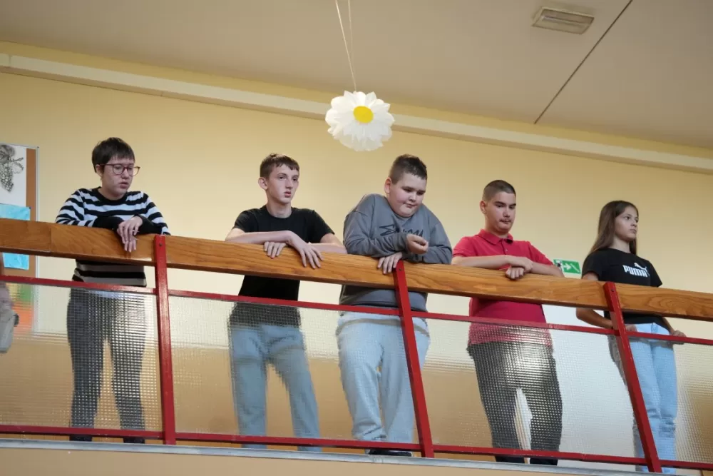 (FOTOGALERIJA) Dan koji će mještani Sikirevaca i okolnih mjesta dugo pamtiti: Položen kamen temeljac za gradnju nove školsko sportske dvorane