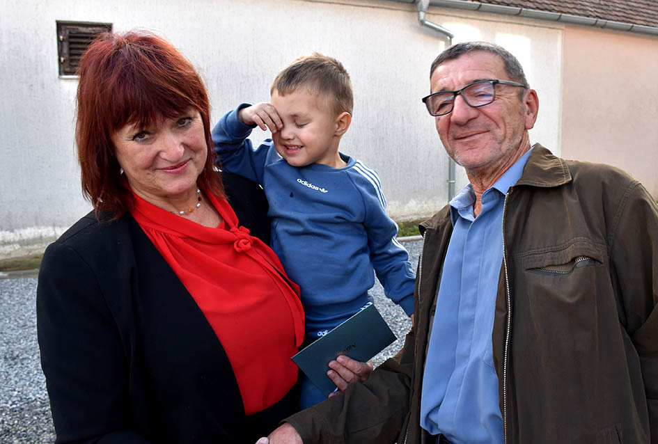 ODRŽANO TRADICIONALNO MARTINJE KOD OBITELJI TANDARA U KUTJEVU: Ovogodišnji kum Ivica Kovačević, poduzetnik iz Usore