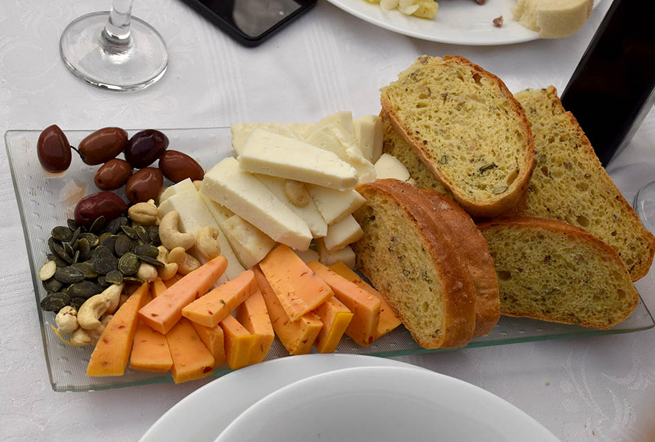 ODRŽANO TRADICIONALNO MARTINJE KOD OBITELJI TANDARA U KUTJEVU: Ovogodišnji kum Ivica Kovačević, poduzetnik iz Usore