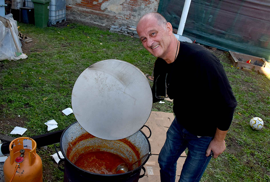 ODRŽANO TRADICIONALNO MARTINJE KOD OBITELJI TANDARA U KUTJEVU: Ovogodišnji kum Ivica Kovačević, poduzetnik iz Usore