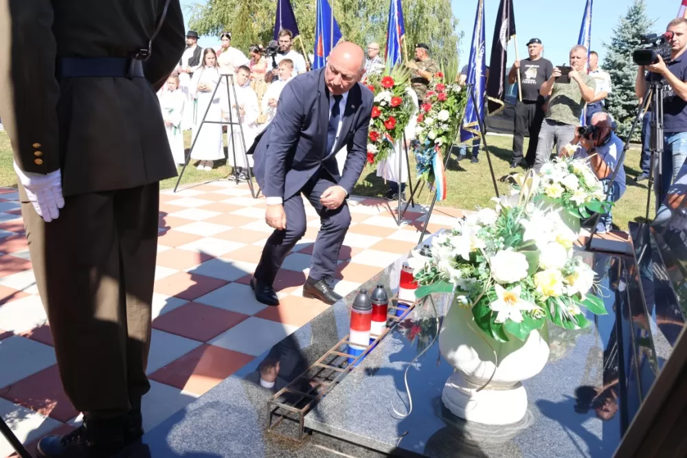 Otvorena spomen soba branitelja Općine Nova Kapela: 