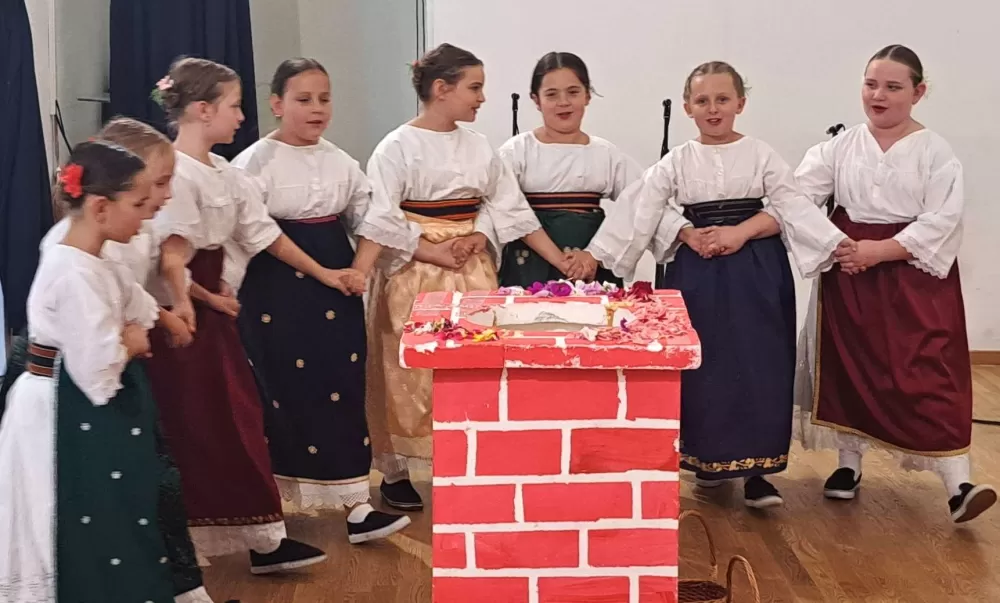 NAŠE SELO VESELO - Odjeknula poruka iz Sibinja: ʼroditelji, dajte šansu folkloru za svoju djecu...ʼ