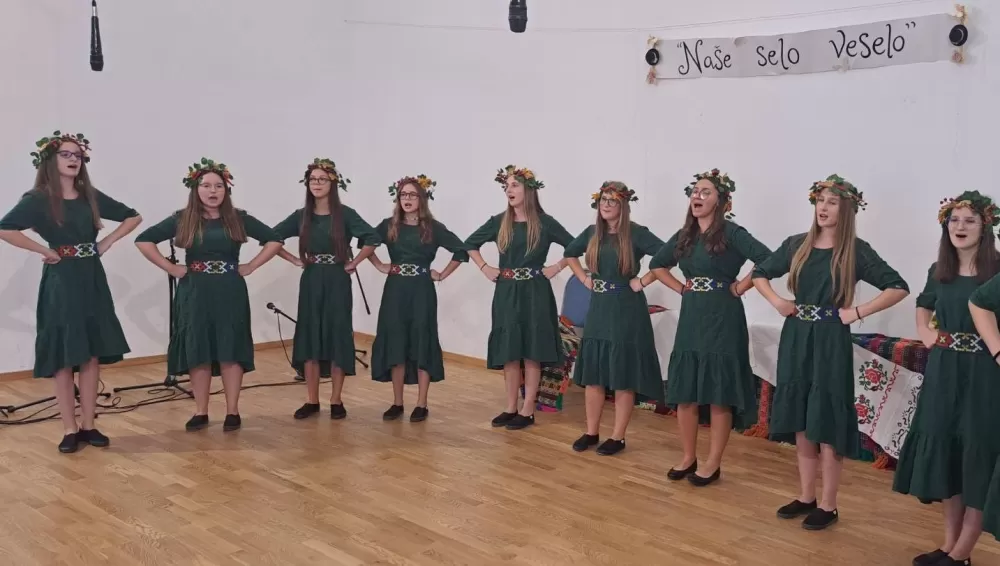 NAŠE SELO VESELO - Odjeknula poruka iz Sibinja: ʼroditelji, dajte šansu folkloru za svoju djecu...ʼ