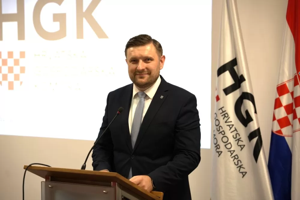 Zlatne kune u ruke najboljih tvrtki CALOR d.o.o. iz Gornje Vrbe, SPIROFLEX d.o.o. iz Ruščice i ĐURI ĐAKOVIĆ MONTAŽI d.o.o. iz Slavonskog Broda.