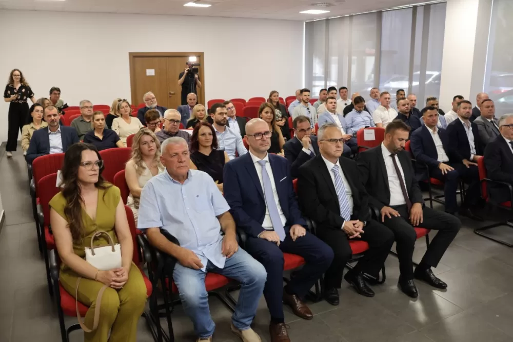 Zlatne kune u ruke najboljih tvrtki CALOR d.o.o. iz Gornje Vrbe, SPIROFLEX d.o.o. iz Ruščice i ĐURI ĐAKOVIĆ MONTAŽI d.o.o. iz Slavonskog Broda.