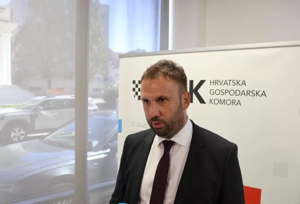 Zlatne kune u ruke najboljih tvrtki CALOR d.o.o. iz Gornje Vrbe, SPIROFLEX d.o.o. iz Ruščice i ĐURI ĐAKOVIĆ MONTAŽI d.o.o. iz Slavonskog Broda.