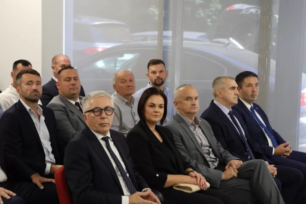 Zlatne kune u ruke najboljih tvrtki CALOR d.o.o. iz Gornje Vrbe, SPIROFLEX d.o.o. iz Ruščice i ĐURI ĐAKOVIĆ MONTAŽI d.o.o. iz Slavonskog Broda.