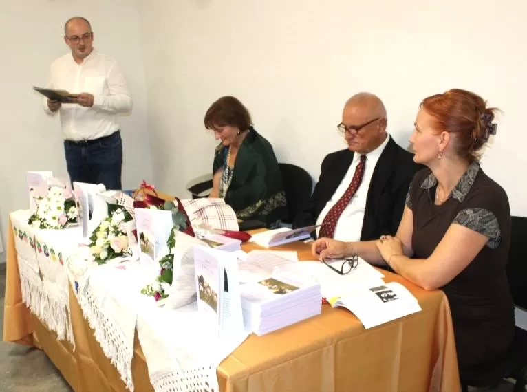 Požega.eu | Predstavljena knjiga „Zapisani nezaboravljeni“ autorice Željke Rezo iz Požege