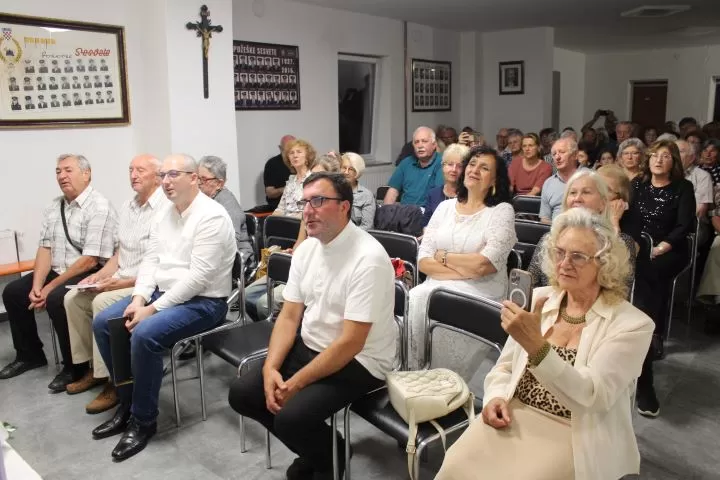 Predstavljena knjiga „Zapisani nezaboravljeni“ autorice Željke Rezo iz Požege