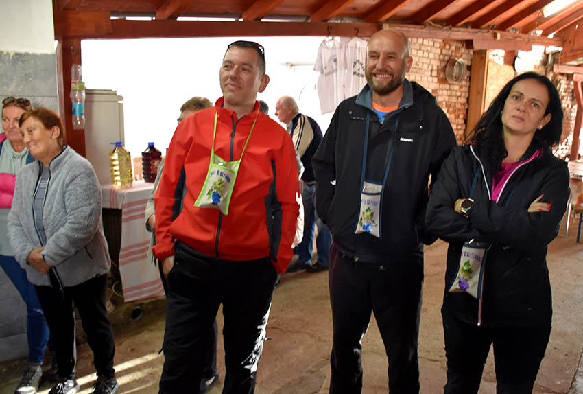 Martinjski kumovi obitelji Krsnik iz Kutjeva Iva iz Boke Kotorske i Petar iz Bačke Palanke