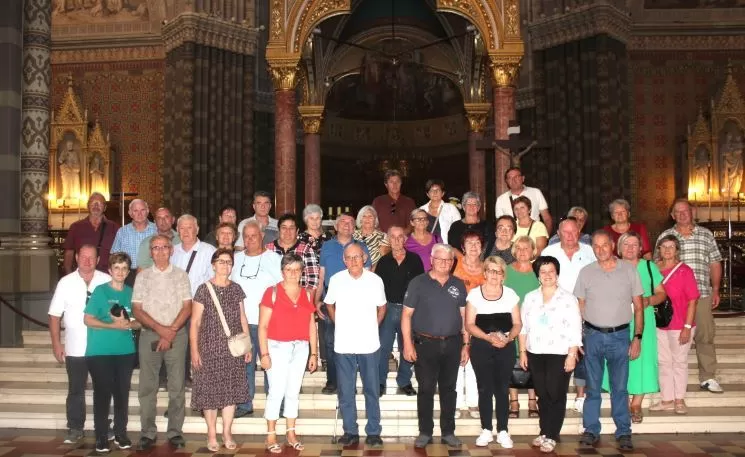 [FOTO] Pleternički umirovljenici prisustvovali  mimohodu na „Vinkovačkim jesenima“ te posjetili Đakovo-srce Slavonije 