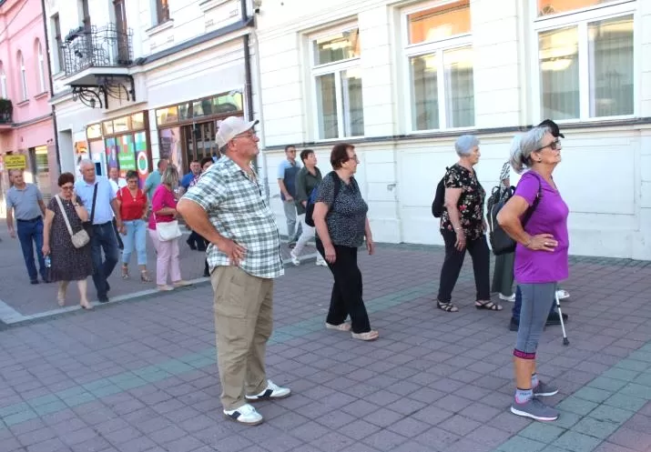 [FOTO] Pleternički umirovljenici prisustvovali  mimohodu na „Vinkovačkim jesenima“ te posjetili Đakovo-srce Slavonije 