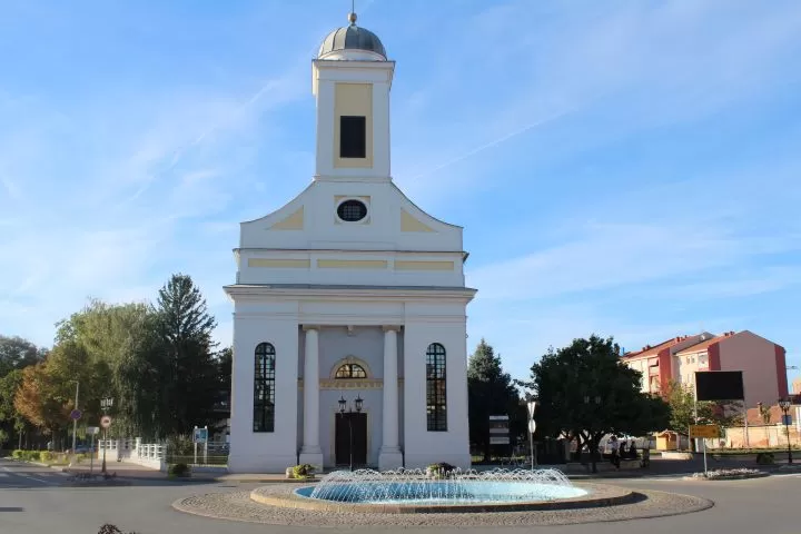 [FOTO] Pleternički umirovljenici prisustvovali  mimohodu na „Vinkovačkim jesenima“ te posjetili Đakovo-srce Slavonije 