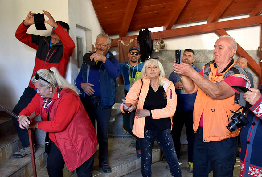 Martinjski kumovi obitelji Krsnik iz Kutjeva Iva iz Boke Kotorske i Petar iz Bačke Palanke