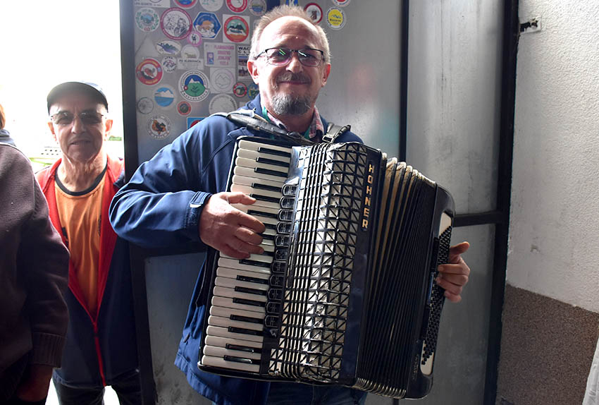 Martinjski kumovi obitelji Krsnik iz Kutjeva Iva iz Boke Kotorske i Petar iz Bačke Palanke