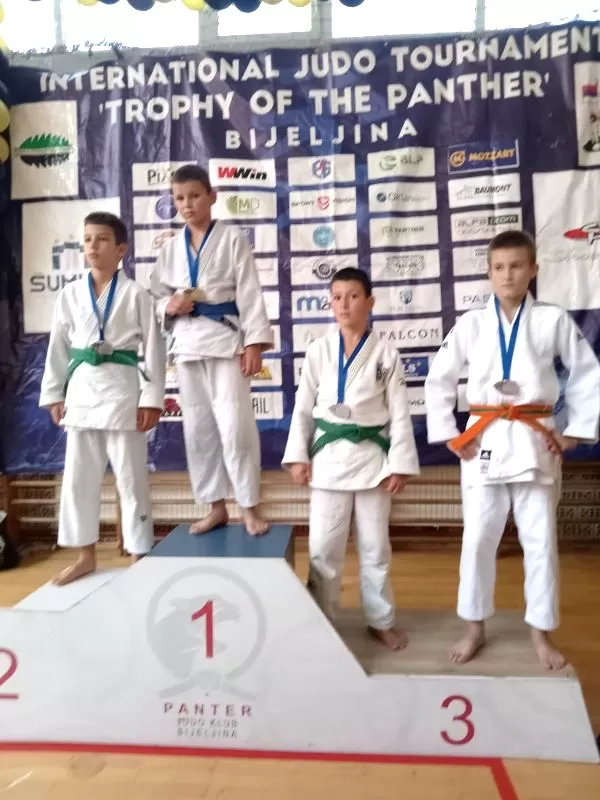 ČAGLINSKI JUDO KLUB „SLAVONAC“: Uspješan nastup u Bijeljini-osvojili čak šest medalja