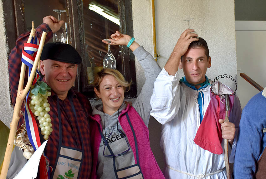 Martinjski kumovi obitelji Krsnik iz Kutjeva Iva iz Boke Kotorske i Petar iz Bačke Palanke